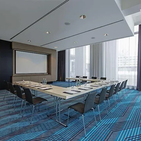 ホテル Steigenberger Airport Ber 4*